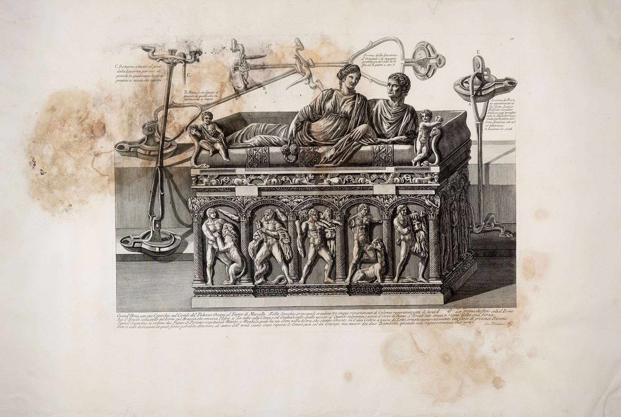 24. Grand’Urna con suo coperchio nel Cortile del Palazzo Orsini al Teatro di Marcello